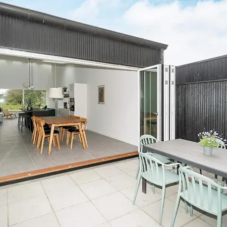 Дом отдыха 4 Person In Gilleleje-by Traum