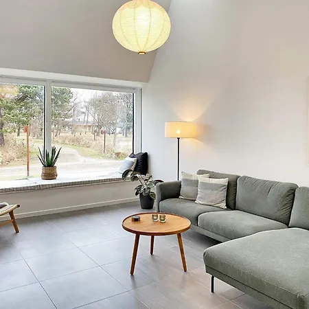 4 Person In Gilleleje-by Traum *